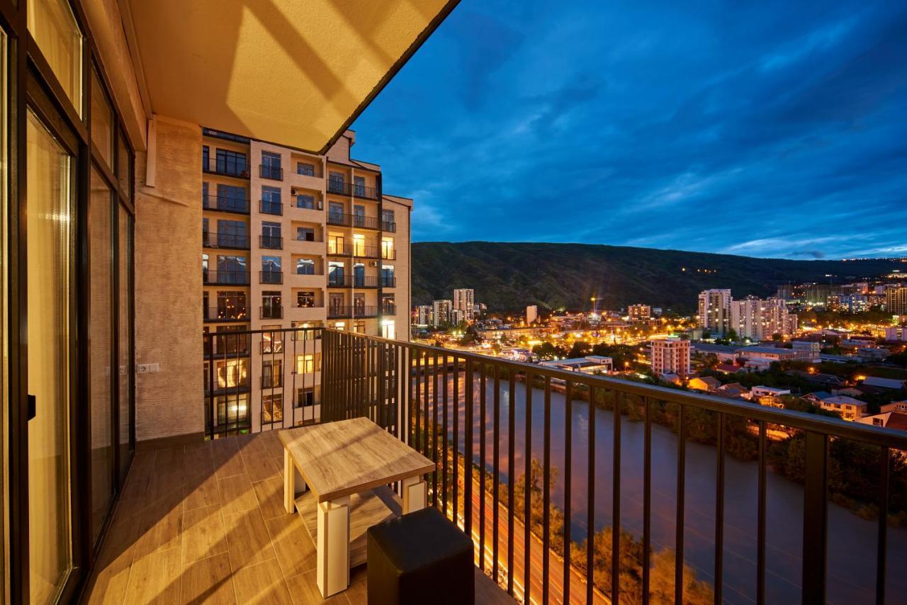 Apartment By The River ティビリシ エクステリア 写真