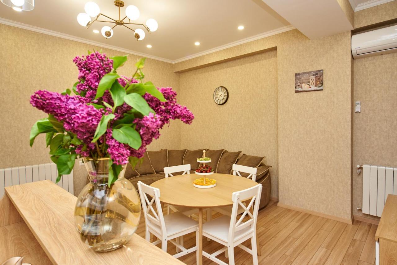 Apartment By The River ティビリシ エクステリア 写真